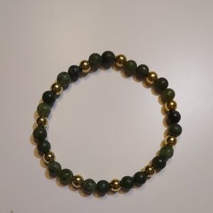 Handcrafted Elegant Green and Gold Beaded Bracelet